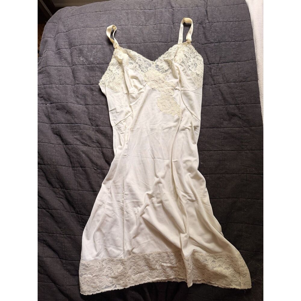 THE MOST PERFECT VINTAGE SLIP DRESS